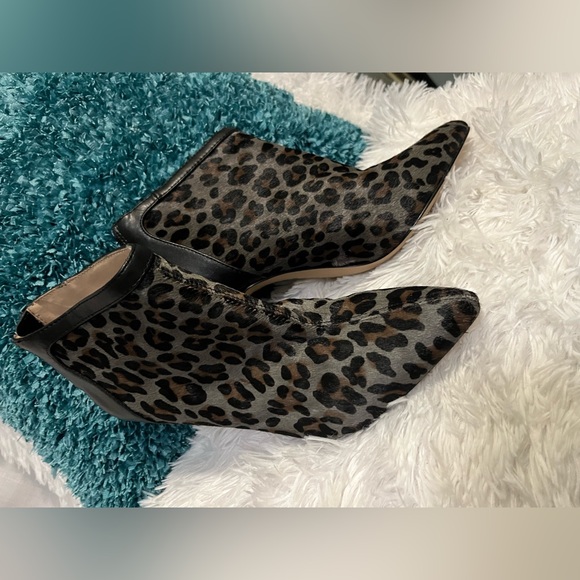Adrienne Vittadini calf hair cheetah print booties - Picture 12 of 12